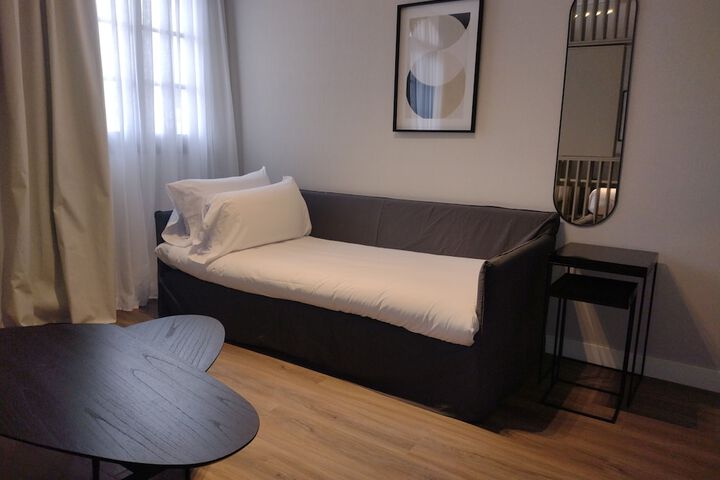 Room 60 of 99