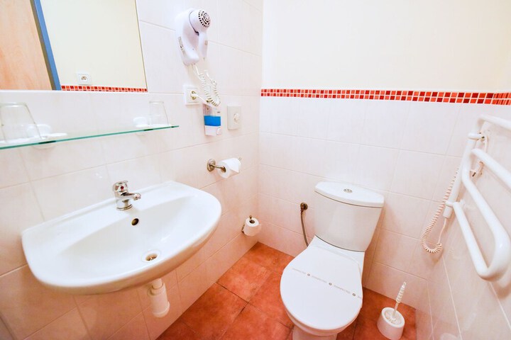 Room 25 of 33