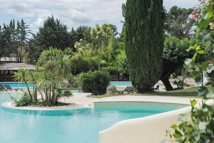 Pool 25 of 47