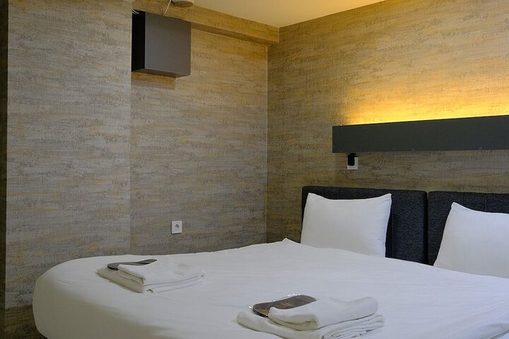 Room 12 of 40