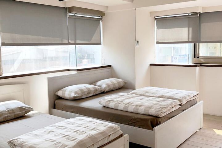 Room 17 of 39
