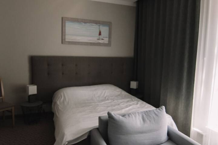 Room 10 of 36