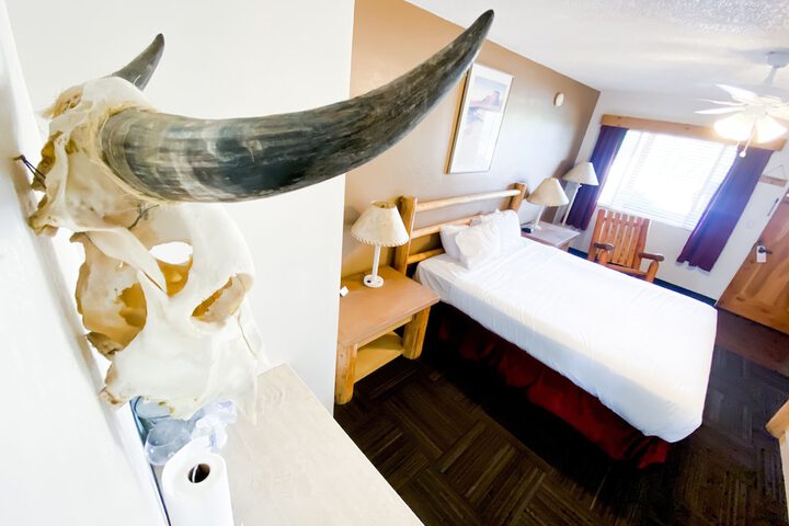 Room 8 of 34