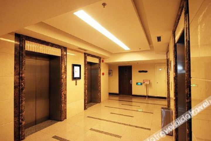 Hotel Interior 8 of 17