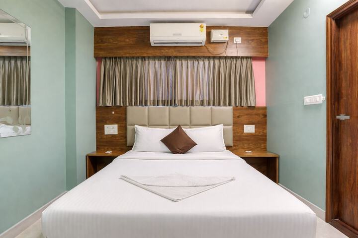 Room 5 of 11