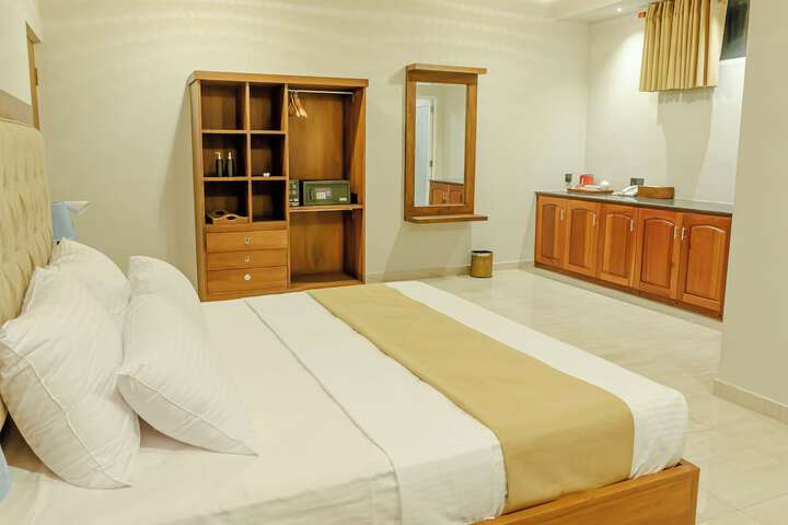 Room 52 of 174