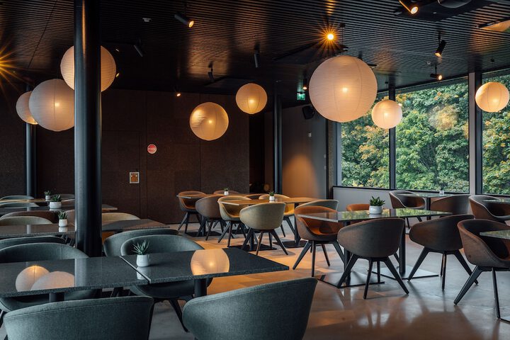 Lounge 59 of 74