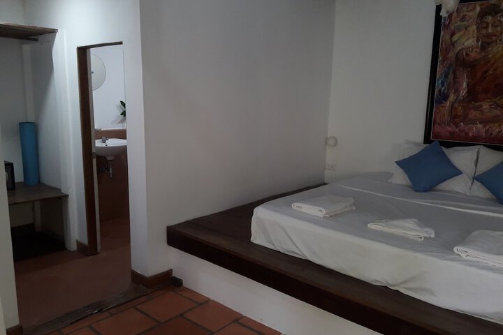Room 7 of 27
