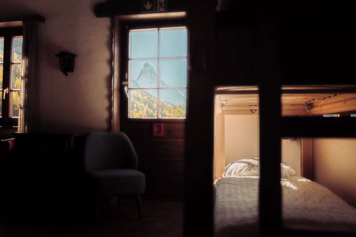 Room 2 of 28