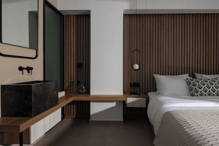 Room 10 of 43