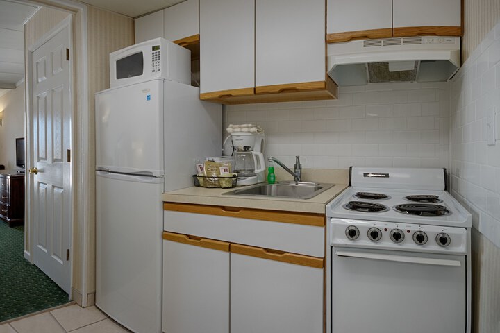 Quadruple with Double Bed (6 of 18)
