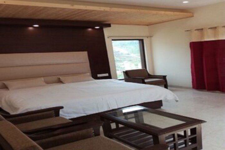 Room 12 of 12