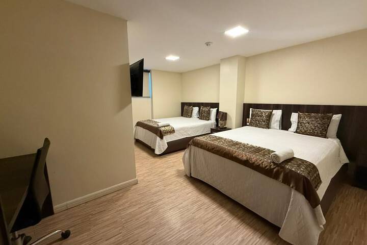 Room 6 of 10