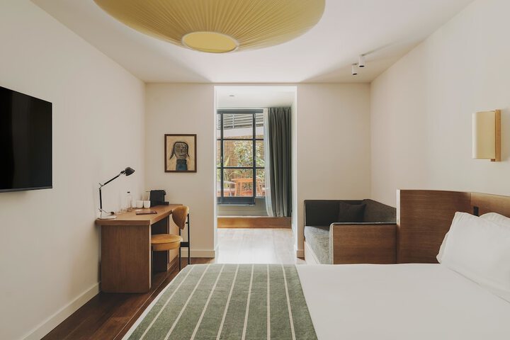 Room 20 of 153