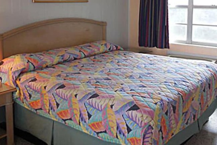 Room 4 of 25