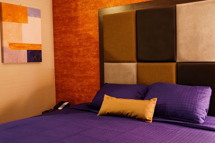 Deluxe Queen Bed (8 of 8)