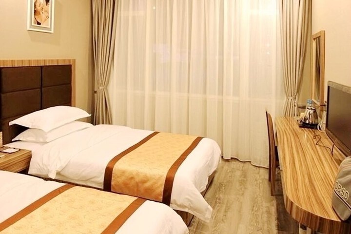 Room 7 of 10