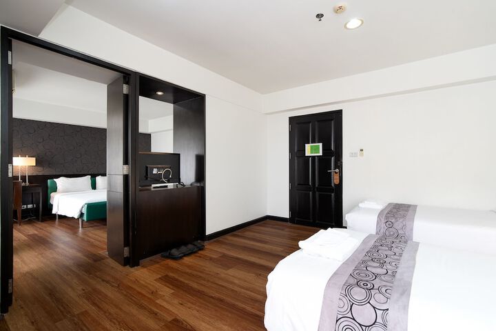 Room 18 of 83