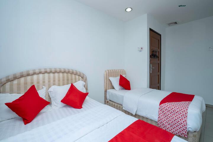 Room 4 of 34