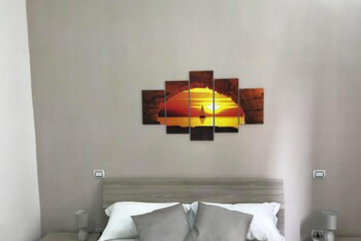 Room 11 of 13