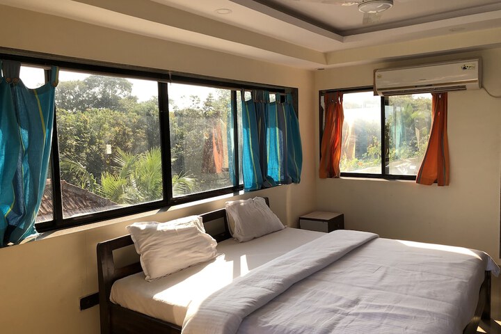 Room 9 of 50