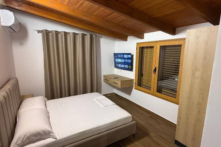 Room 10 of 62