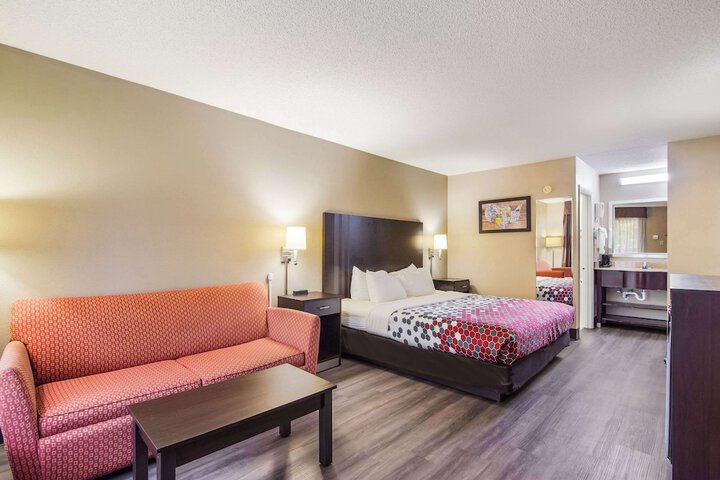 1 King Bed Upgrade (5 of 6)