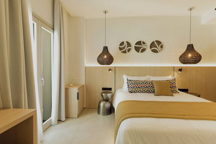 Room 14 of 80