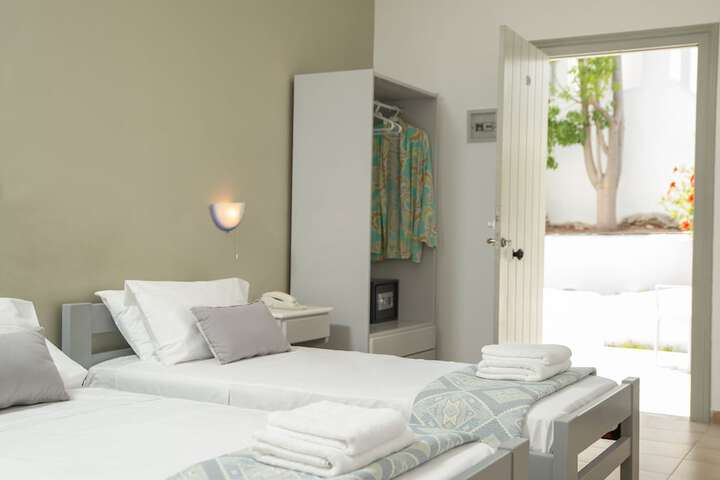 Room 12 of 94