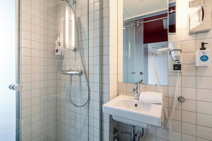 Clean Restrooms