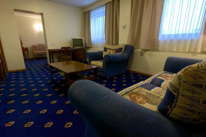 Room 16 of 34