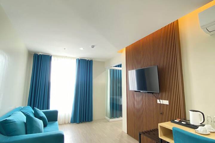 Room 13 of 19