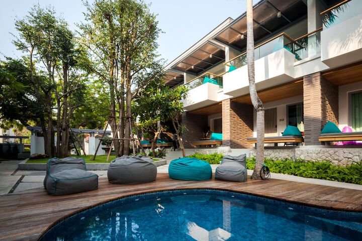 Pool Hotel