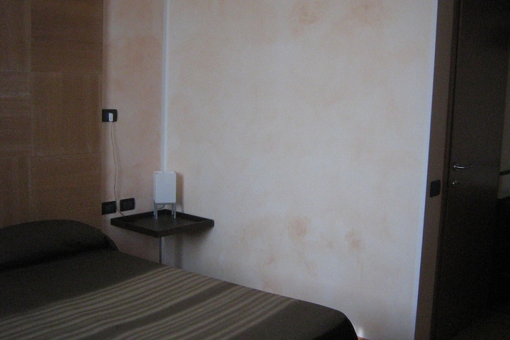 Room 16 of 83