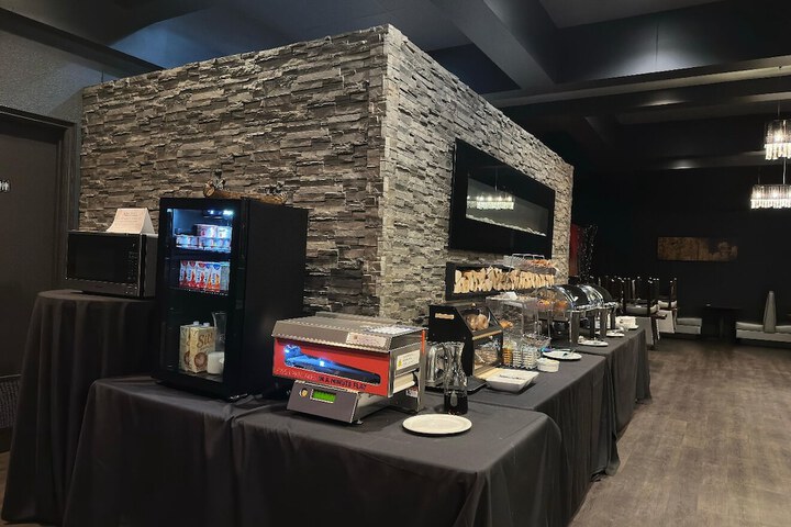 Breakfast/Coffee Service 77 of 108