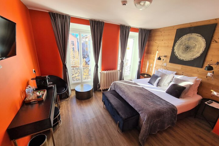 Room 7 of 28