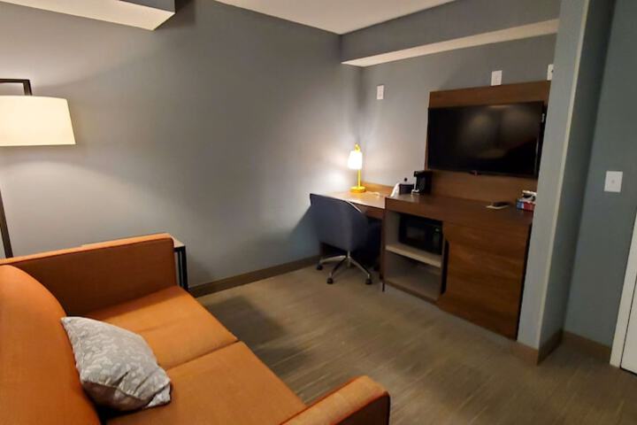 2 Queen Beds (6 of 13)