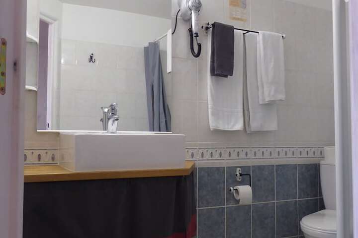 Room 42 of 67
