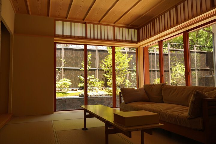Room 17 of 32