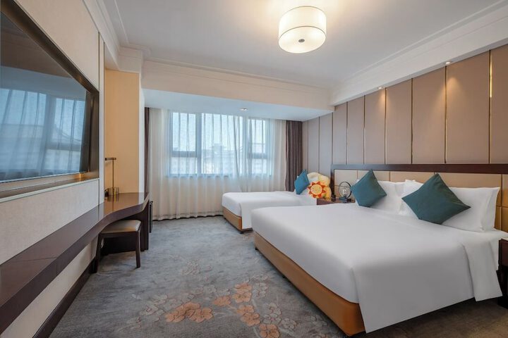 Room 19 of 46