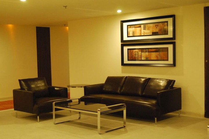 Room 13 of 31