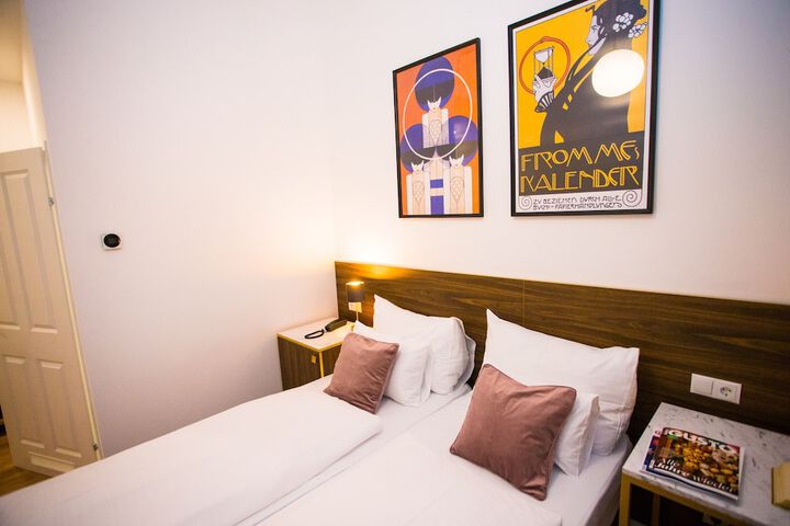 Room 7 of 29