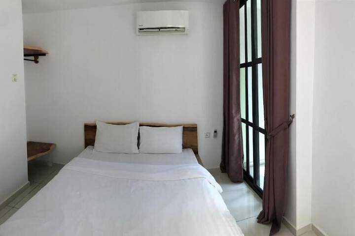 Room 7 of 48