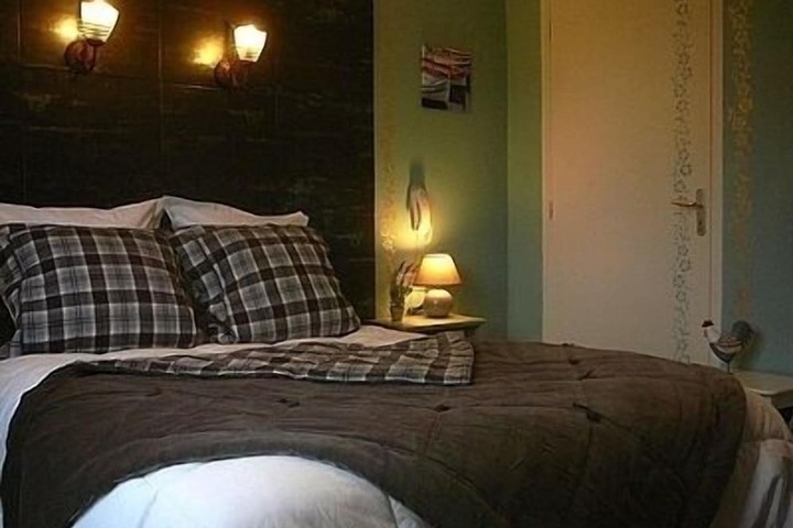 Room 17 of 51