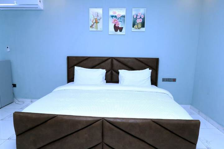 Room 21 of 44