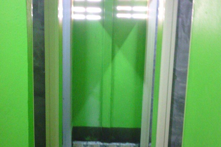 Room 12 of 18