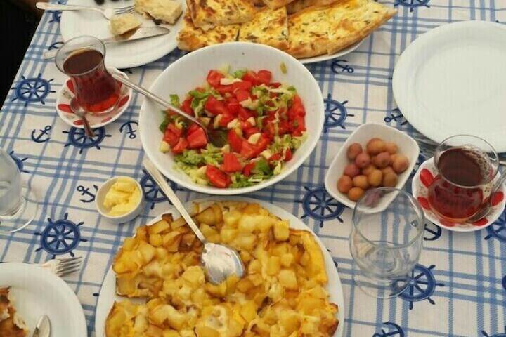 Dining 18 of 34