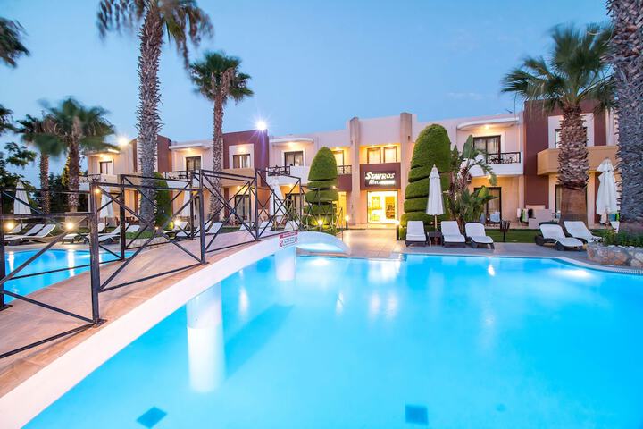 Pool Hotel