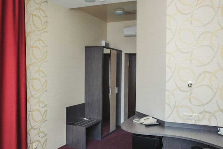 Room 14 of 42