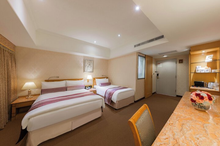 Room 15 of 60